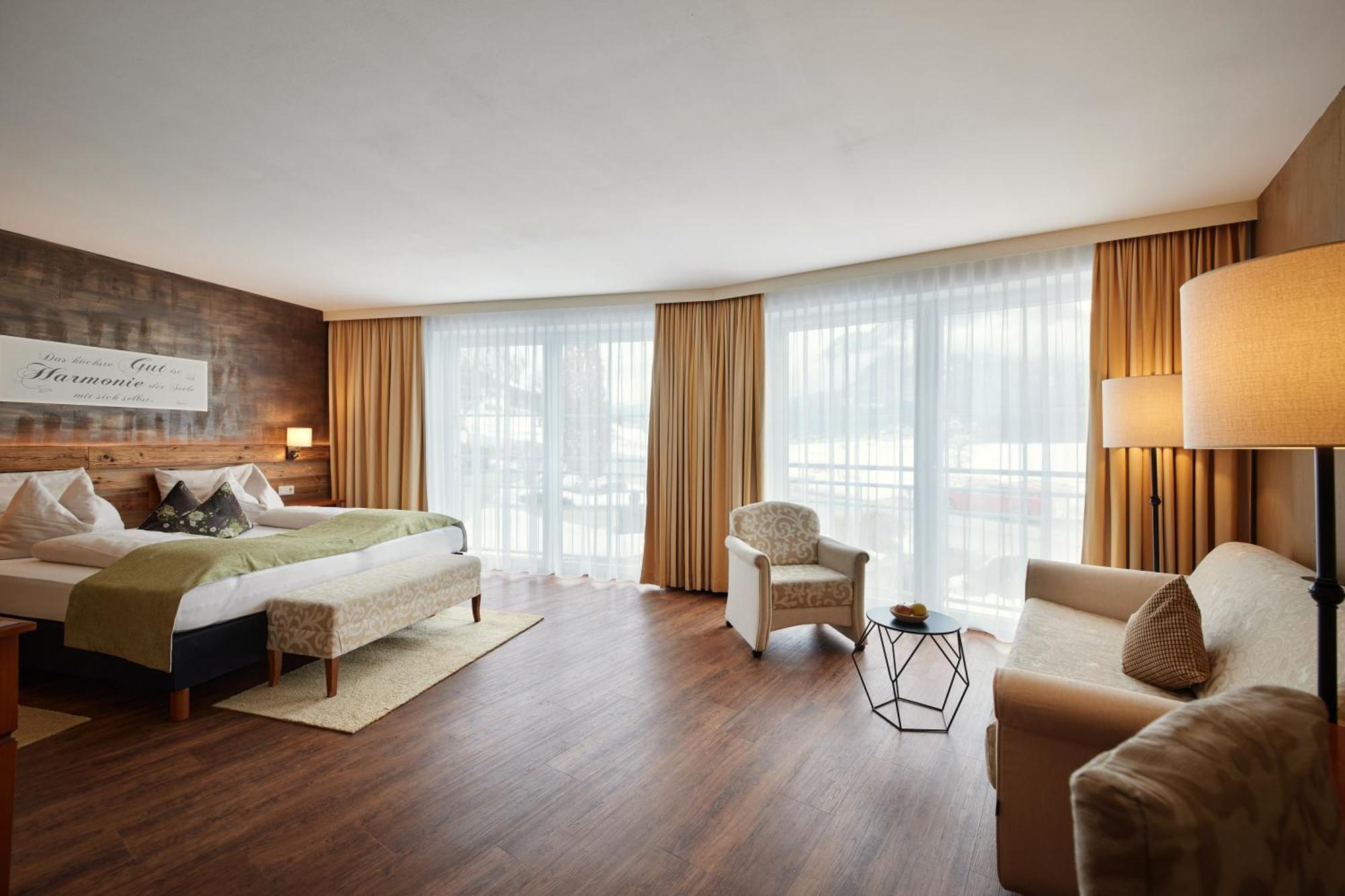 Hotel Panorama Royal Bad Haering Bagian luar foto