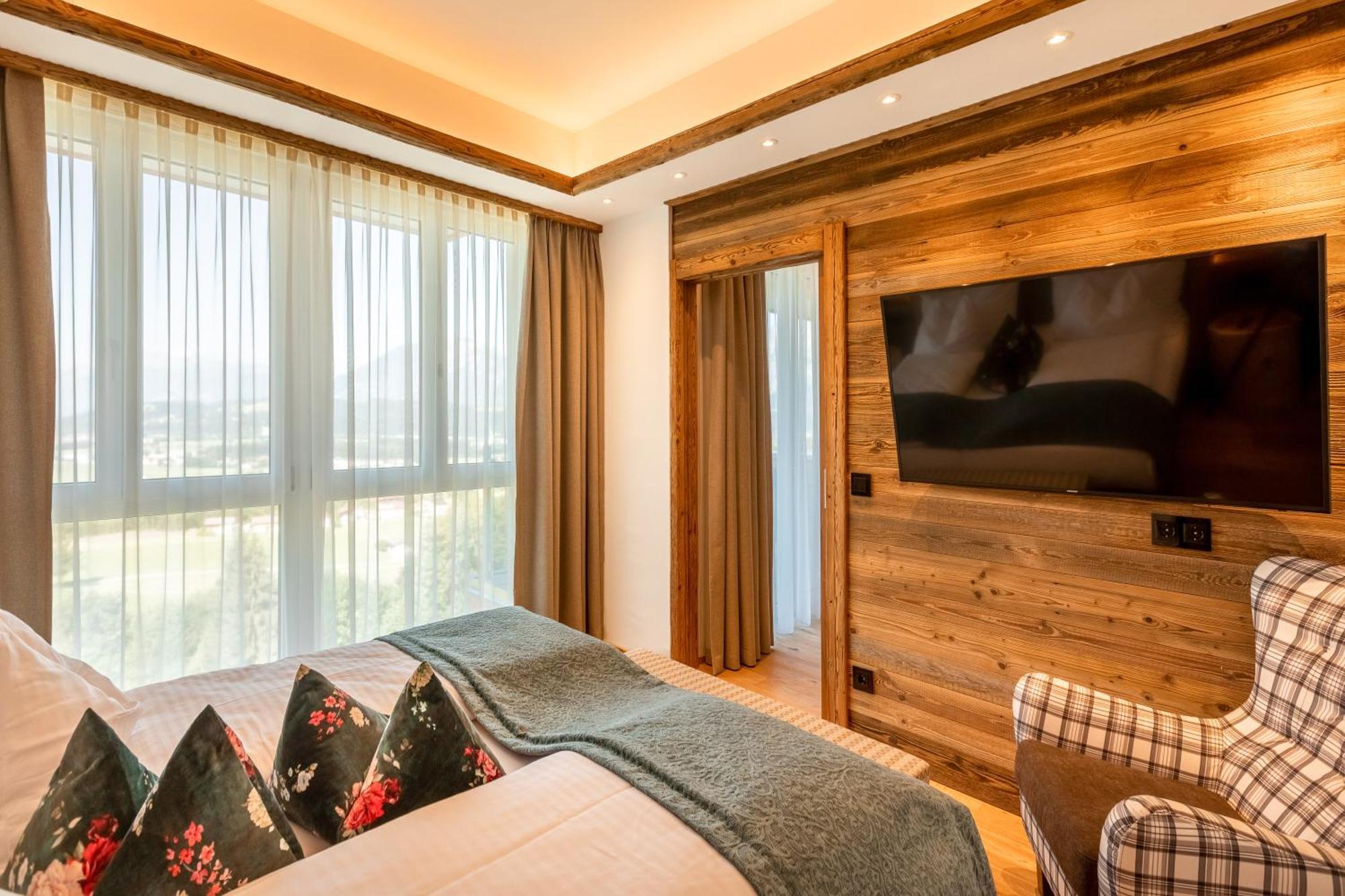 Hotel Panorama Royal Bad Haering Bagian luar foto